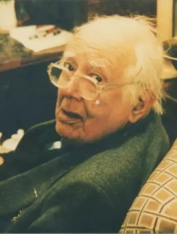 Книга «Древние греки. От возвышения Афин в эпоху греко-персидских войн до македонских завоеваний» - автор Эндрюс Энтони, твердый переплёт, кол-во страниц - 383, издательство «Центрполиграф»,  серия «Всеобщая история», ISBN 978-5-9524-5281-7 , 2017 год