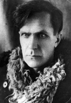 Книга «Писать жизнь: Варлам Шаламов. Биография и поэтика» - автор Тун-Хоэнштайн Франциска, твердый переплёт, кол-во страниц - 536, издательство «Ивана Лимбаха ИД»,  ISBN 978-5-89059-565-2, 2025 год