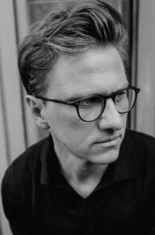 Книга «Изобретение добра и зла. Всемирная история морали» - автор Зауэр Ханно , мягкий переплёт, кол-во страниц - 304, издательство «Ad Marginem»,  ISBN 978-5-908038-93-5, 2026 год