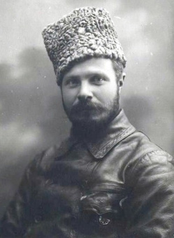 Книга «Нарком Фрунзе. Победитель Колчака, уральских казаков и Врангеля, покоритель Туркестана, ликвидатор петлюровцев и махновцев» - автор Громов Алекс Бертран, твердый переплёт, кол-во страниц - 319, издательство «Центрполиграф»,  серия «Всеобщая история», ISBN 978-5-227-07490-4 , 2017 год