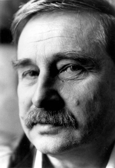 Книга «Другое тело» - автор Павич Милорад , мягкий переплёт, кол-во страниц - 256, издательство «Эксмо»,  серия «Магистраль. Балканская коллекция», ISBN 978-5-04-210449-7, 2025 год