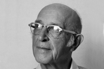 Книга «Становление личности. Взгляд на психотерапию» - автор Роджерс Карл Рэнсом, мягкий переплёт, кол-во страниц - 240, издательство «Институт общегуманитарных исследований»,  серия «Современная психология. Теория и практика», ISBN 978-5-88230-349-4, 2017 год