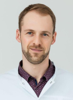 Книга «Эмоциональный шторм: что делать, когда тебя накрывает. Успокойся. Прямо сейчас » - автор  Барышев Артём Николаевич, твердый переплёт, кол-во страниц - 272, издательство «Питер»,  серия «Сам себе психолог», ISBN 978-5-4461-4310-8, 2025 год