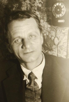 Книга «В прекрасном и яростном мире» - автор Платонов Андрей Платонович, мягкий переплёт, кол-во страниц - 352, издательство «АСТ»,  серия «Эксклюзив: Русская классика», ISBN 978-5-17-147290-0, 2022 год