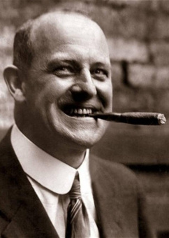 Книга «Замороженные деньги. Общество для Генри. Грабят ли дворецкие банки?» - автор Вудхаус Пелам Гренвилл, твердый переплёт, кол-во страниц - 576, издательство «АСТ»,  серия «Библиотека классики», ISBN 978-5-17-176051-9, 2025 год