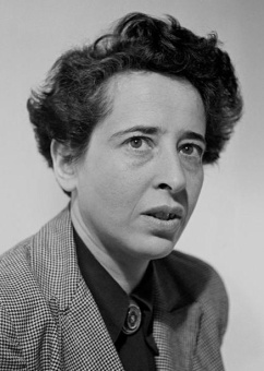 Книга «В самый темный час. Как рождается жестокость?» - автор Арендт Ханна, Фромм Эрих, твердый переплёт, кол-во страниц - 368, издательство «Родина»,  серия «Человек преступный. Классика криминальной психологии», ISBN 978-5-907363-46-5 , 2024 год