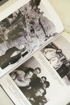 Книга «Иосиф Бродский: Опыт литературной биографии» - автор Лосев Лев Владимирович, твердый переплёт, кол-во страниц - 640, издательство «Азбука»,  серия «Бестселлеры Non-Fiction», ISBN 978-5-389-29514-8, 2025 год