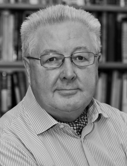 Книга «Смерть, ритуал и вера. Риторика погребальных обрядов» - автор Дэвис Дуглас, твердый переплёт, кол-во страниц - 480, издательство «Новое литературное обозрение»,  серия «Studia Religiosa», ISBN 978-5-4448-1773-5 , 2022 год