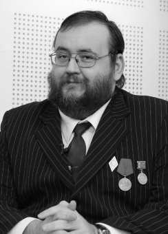 Книга «Эфес. Город великой Артемиды» - автор Старшов Евгений Викторович, твердый переплёт, кол-во страниц - 432, издательство «Вече»,  серия «Античный мир», ISBN 978-5-4484-4306-0 , 2023 год
