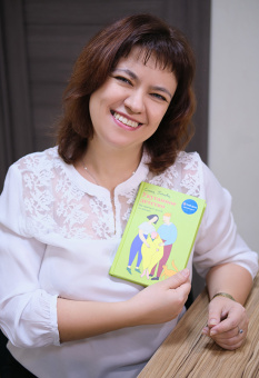 Книга «Укутанное детство. Не прячьте детей от жизни» - автор Попова Елена Евгеньевна, твердый переплёт, кол-во страниц - 224, издательство «Никея»,  серия «Школа родительской любви», ISBN  978-5-907202-75-7 , 2020 год