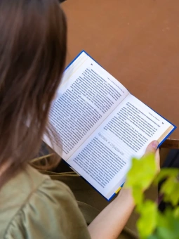 Книга «Свой путь направь к звезде. Душевное равновесие в трудное время» - автор Лукас Элизабет, твердый переплёт, кол-во страниц - 208, издательство «Никея»,  ISBN 978-5-907661-33-2, 2023 год