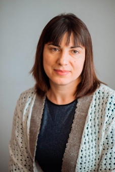 Книга «Китайская поэзия» -  твердый переплёт, кол-во страниц - 192, издательство «АСТ»,  серия «Великая поэзия», ISBN 978-5-17-168941-4, 2025 год