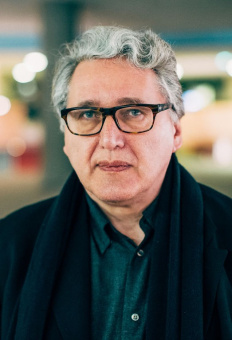 Книга «Под подозрением. Феноменология медиа» - автор Гройс Борис Ефимович, мягкий переплёт, кол-во страниц - 216, издательство «Ad Marginem»,  ISBN 978-5-91103-834-2, 2025 год