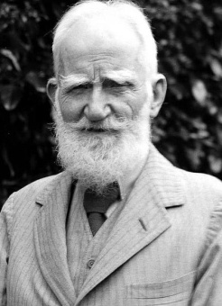 Книга «Пигмалион» - автор Шоу Бернард, мягкий переплёт, кол-во страниц - 320, издательство «АСТ»,  серия «Эксклюзивная классика», ISBN 978-5-17-097076-6 , 2022 год