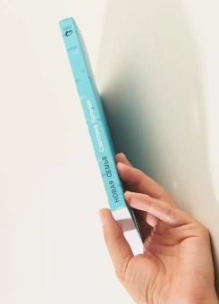 Книга «Новая семья. Гостевой брак, лоскутная семья и другие форматы отношений в современном мире» - автор Кольчик Светлана , мягкий переплёт, кол-во страниц - 240, издательство «Альпина Паблишер»,  ISBN 978-5-9614-8409-0, 2025 год