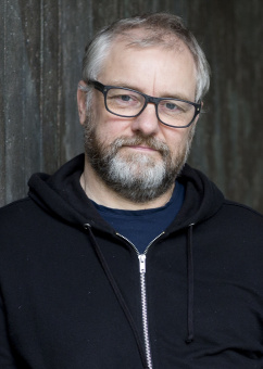 Книга «Невероятные самолёты» - автор Нюберг Андерс, твердый переплёт, кол-во страниц - 48, издательство «Пешком в историю»,  серия «Мир вокруг нас», ISBN 978-5-905474-95-8 , 2018 год