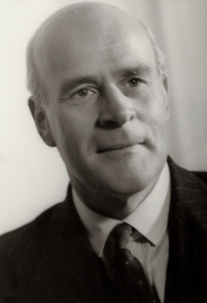 Книга «Византийцы. Наследники Рима» - автор Райс Дэвид Тальбот, твердый переплёт, кол-во страниц - 204, издательство «Центрполиграф»,  серия «Загадки древних народов», ISBN 978-5-9524-5480-4 , 2021 год