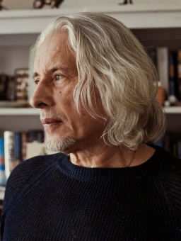 Книга «Голубое сало» - автор Сорокин Владимир Георгиевич, твердый переплёт, кол-во страниц - 512, издательство «Corpus»,  серия «Весь Сорокин», ISBN  978-5-17-104568-5 , 2021 год