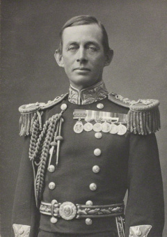 Книга «Властители Индийского океана. Борьба великих морских держав за господство в Южной Азии XV-XIX вв.» - автор Баллард Джордж Александр, твердый переплёт, кол-во страниц - 383, издательство «Центрполиграф»,  серия «Всемирная история», ISBN 978-5-9524-6017-1 , 2025 год