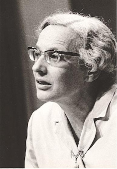 Книга «О снах и о смерти» - автор фон Франц Мария-Луиза, твердый переплёт, кол-во страниц - 234, издательство «Касталия»,  ISBN 978-5-519-606-431, 2016 год