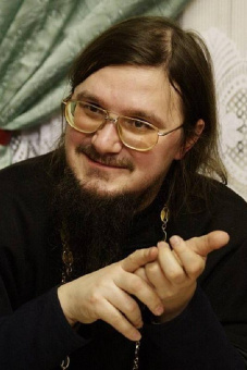 Книга «Прогулка протестанта по православному храму» - автор Даниил Сысоев священник, мягкий переплёт, кол-во страниц - 96, издательство «Миссионерский центр им. иерея Даниила Сысоева»,  ISBN 978-5-4279-0012-6 , 2014 год