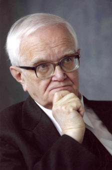 Книга «Философская антропология и философия культуры. Избранное» - автор Степин Вячеслав Семенович, твердый переплёт, кол-во страниц - 542, издательство «Академический проект»,  серия «Философские технологии», ISBN  978-5-8291-1717-7, 2015 год