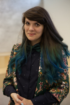 Книга «Серебряный век русской поэзии. Стихотворения и судьбы. Подробный иллюстрированный комментарий» - автор Жуйкова Елена Викторовна, твердый переплёт, кол-во страниц - 344, издательство «Проспект»,  серия «Книга в книге», ISBN 978-5-6049287-2-1, 2024 год