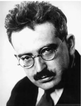 Книга «Девять работ» - автор Walter Benjamin (Вальтер Беньямин), мягкий переплёт, кол-во страниц - 223, издательство «Рипол-Классик»,  серия «Фигуры Философии», ISBN 978-5-386-12532-5 , 2019 год