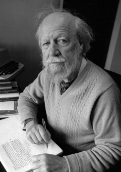 Книга «Повелитель мух. Наследники. Воришка Мартин» - автор Голдинг Уильям, твердый переплёт, кол-во страниц - 512, издательство «АСТ»,  серия «Библиотека классики», ISBN 978-5-17-112663-6, 2026 год