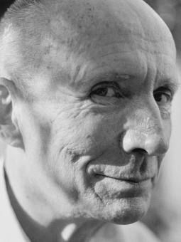 Книга «Удовлетворенность. Путь к истинному счастью» - автор Джонсон Роберт Алекс , мягкий переплёт, кол-во страниц - 142, издательство «Институт общегуманитарных исследований»,  серия «Современная психология. Теория и практика», ISBN 978-5-88230-567-2 , 2017 год