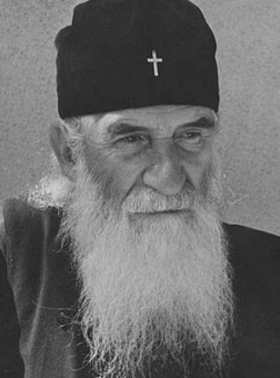 Книга «Философские пропасти» - автор Иустин (Попович) преподобный, твердый переплёт, кол-во страниц - 288, издательство «ИМП»,  ISBN 5-94625-082-5 , 2006 год