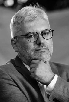 Книга «Последнее дело майора Чистова» - автор Водолазкин Евгений Германович, твердый переплёт, кол-во страниц - 384, издательство «Редакция Елены Шубиной»,  серия «Новая русская классика», ISBN 978-5-17-185047-0, 2026 год
