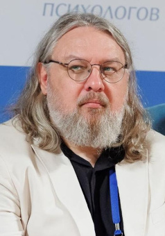Книга «Семейная позитивная динамическая психотерапия. Практическое руководство» - автор Слабинский Владимир Юрьевич, твердый переплёт, кол-во страниц - 411, издательство «Академический проект»,  серия «Психологические технологии», ISBN 978-5-8291-4429-6, 2026 год