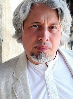 Книга «Нормальная история» - автор Сорокин Владимир Георгиевич, мягкий переплёт, кол-во страниц - 224, издательство «АСТ»,  серия «Эксклюзивная новая классика», ISBN 978-5-17-172874-8, 2025 год