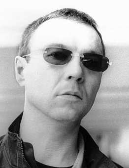 Книга «S.N.U.F.F.» - автор Пелевин Виктор Олегович, мягкий переплёт, кол-во страниц - 448, издательство «Азбука»,  серия «Азбука-классика (pocket-book)», ISBN 978-5-389-12450-9 , 2023 год