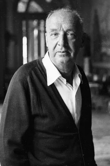 Книга «Человек из СССР» - автор Набоков Владимир Владимирович, твердый переплёт, кол-во страниц - 416, издательство «Corpus»,  серия «Набоковский корпус», ISBN 978-5-17-165320-0, 2025 год