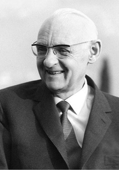 Книга «Владимир Соловьев» - автор Бальтазар Ганс Урс фон, твердый переплёт, кол-во страниц - 143, издательство «ББИ»,  серия «Современное богословие», ISBN 978-5-89647-412-8 , 2023 год