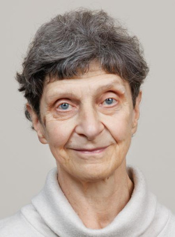 Книга «Секретный мир детей в пространстве мира взрослых» - автор Осорина Мария Владимировна, твердый переплёт, кол-во страниц - 304, издательство «Питер»,  серия «Мастера психологии», ISBN 978-5-4461-0857-2, 2025 год