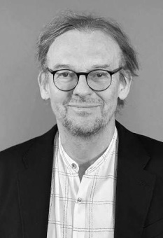 Книга «Вторжение жизни. Теория как тайная автобиография» - автор Томэ Дитер, твердый переплёт, кол-во страниц - 336, издательство «Высшая школа экономики ИД»,  серия «Исследования культуры», ISBN 978-5-7598-1538-9, 2017 год