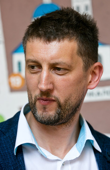 Книга «Юрий Гагарин» - автор Данилкин Лев Александрович, твердый переплёт, кол-во страниц - 511, издательство «Молодая гвардия»,  серия «Жизнь замечательных людей (ЖЗЛ)», ISBN  978-5-235-04401-2, 2020 год