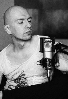 Книга «Чай с психологом. Как победить тревогу, страхи и панику» - автор Егоров Егор, мягкий переплёт, кол-во страниц - 192, издательство «Альпина Паблишер»,  ISBN 978-5-9614-8539-4, 2025 год