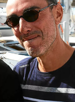 Книга «Теория одиночного мореплавателя» - автор Греле Жиль , мягкий переплёт, кол-во страниц - 120, издательство «Ad Marginem»,  ISBN 978-5-91103-876-2, 2025 год